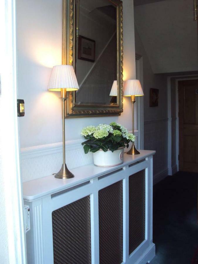 Woodlands Bed & Breakfast Лу Екстериор снимка