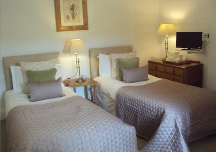 Woodlands Bed & Breakfast Лу Екстериор снимка